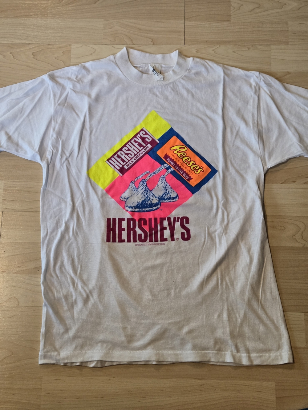 Vintage Hershey's Chocolate Vintage 90s T-Shirt Neon Candy Logo Usa Made Large